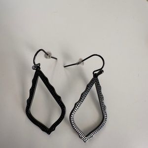 Kendra Scott Sofia earrings in black